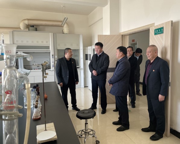 酒泉市政府黨組成員、副市長(zhǎng)哈里別克來敦煌種業(yè)調(diào)研指導(dǎo)工作